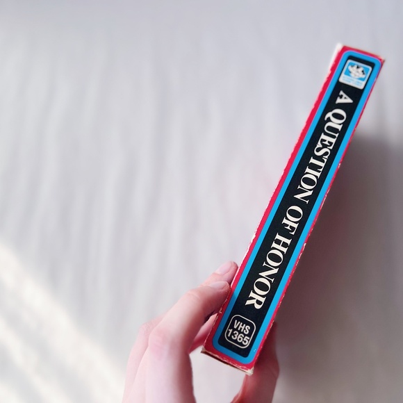 A Question of Honor VHS - Tested 1987 - Picture 6 of 7